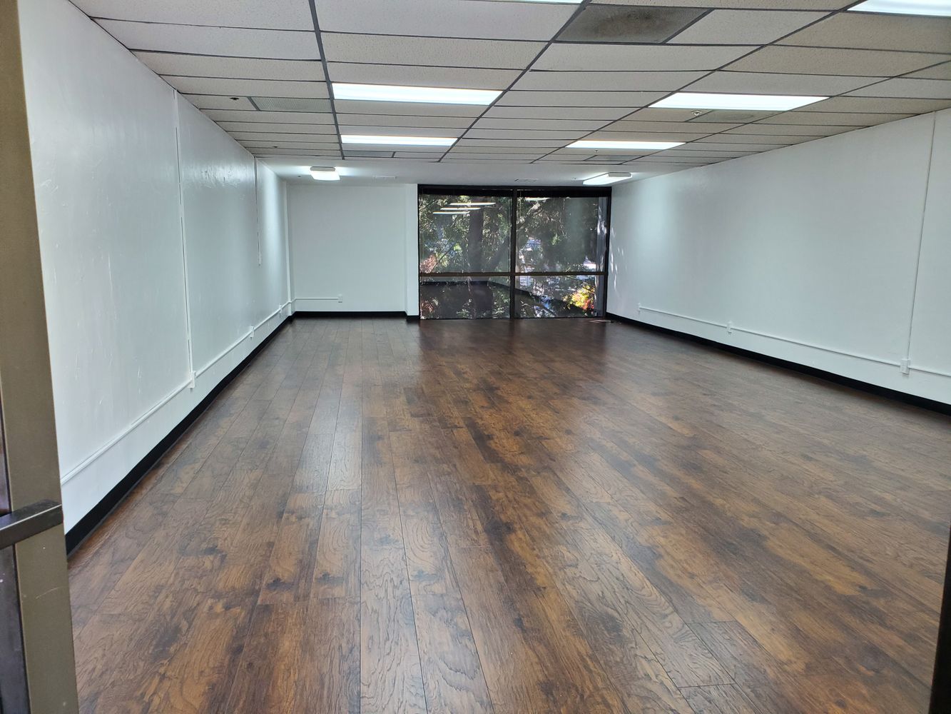 EXTRA LARGE, PRIVATE SUITE. OPEN SPACE, SEVERAL USES.